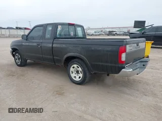 1998 Nissan Frontier XE z VIN 1N6DD26S2WC325599, wystawiony jako IAAI lot #41551614 z przebiegiem 99 047 mil mil oraz . Historia ofert i sprzedaży dostępna na DreamBid. Obrazek 3.