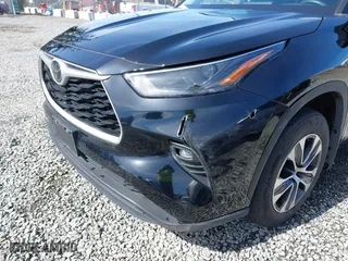 2023 Toyota Highlander L with VIN 5TDKDRBH4PS028847, listed as a IAAI auction lot 41803322 with 31,853 mi miles. Bid and sale history available at carsss.com. Image 6.