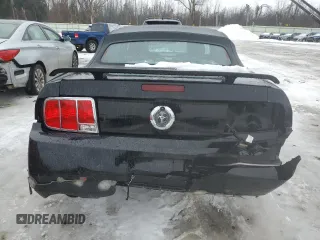 2005 Ford Mustang Deluxe z VIN 1ZVFT84N355220696, wystawiony jako Copart lot #43260575 z przebiegiem 158 180 mil mil oraz Nie do naprawy • Non repairable. Historia ofert i sprzedaży dostępna na DreamBid. Obrazek 6.
