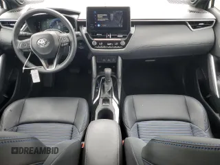 2024 Toyota Corolla Cross Hybrid S z VIN 7MUFBABG3RV025110, wystawiony jako Copart lot #54606865 z przebiegiem 6 218 mil mil oraz Szkoda całkowita • Salvage title. Historia ofert i sprzedaży dostępna na DreamBid. Obrazek 8.