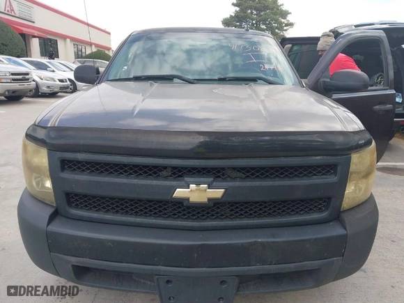 2008 Chevrolet Silverado 1500 Work Truck with VIN 1GCEC19C88Z241487, listed as a IAAI auction lot 41730878 with 275,983 mi miles. Bid and sale history available at carsss.com. Image 6.