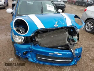 2011 MINI Hardtop with VIN WMWSU3C55BT252427, listed as a IAAI auction lot 42118852 with 151,077 mi miles and . Bid and sale history available at DreamBid. Image 6.