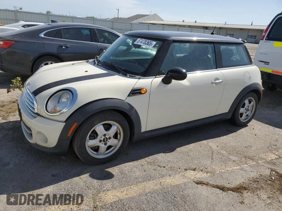 2011 MINI Hardtop z VIN WMWSU3C53BT181633, wystawiony jako Copart lot #57478365 z przebiegiem Nie podano mil oraz Tytuł czysty. Historia ofert i sprzedaży dostępna na DreamBid. Obrazek 1.