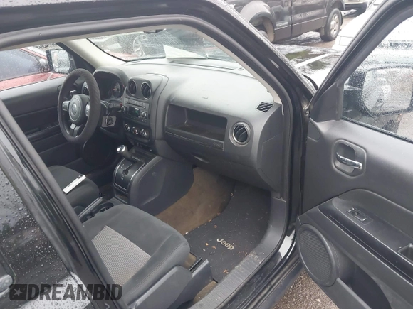 2017 Jeep Patriot Sport SE with VIN 1C4NJPBA7HD122716, listed as a IAAI auction lot 41476403 with 91,816 mi miles and . Bid and sale history available at DreamBid. Image 5.