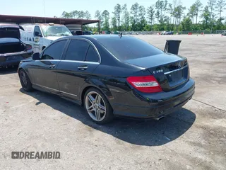 2009 Mercedes-Benz C 300 Sport z VIN WDDGF54X09F231689, wystawiony jako IAAI lot #42291790 z przebiegiem 143 573 mil mil oraz . Historia ofert i sprzedaży dostępna na DreamBid. Obrazek 3.