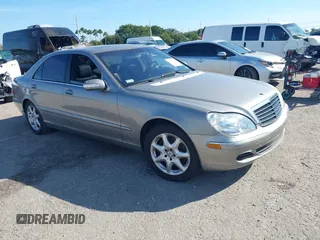 2004 Mercedes-Benz S-Class 4.3L with VIN WDBNG83J14A406775, listed as a IAAI auction lot 41442333 with 77,463 mi miles. Bid and sale history available at carsss.com. Image 1.
