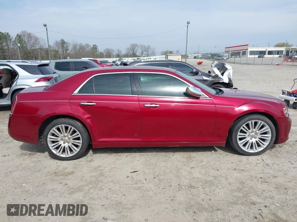 2014 Chrysler 300 C z VIN 2C3CCAEG3EH355185, wystawiony jako IAAI lot #41765179 z przebiegiem 243 059 mil mil oraz . Historia ofert i sprzedaży dostępna na DreamBid. Obrazek 13.
