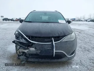 2018 Chrysler Pacifica Touring L Plus z VIN 2C4RC1EGXJR261251, wystawiony jako IAAI lot #41180745 z przebiegiem 82 548 mil mil oraz . Historia ofert i sprzedaży dostępna na DreamBid. Obrazek 12.