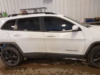 2016 Jeep Cherokee Latitude with VIN 1C4PJMCS5GW219429, listed as a IAAI auction lot 41578760 with 161,964 mi miles and . Bid and sale history available at carsss.com. Image 13.
