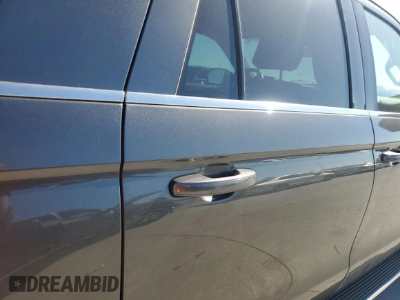 2018 Ford Expedition Max XLT with VIN 1FMJK1HT5JEA02197, listed as a Copart auction lot 45679215 with 116,573 mi miles and Salvage title. Bid and sale history available at DreamBid. Image 10.