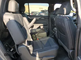2024 GMC Acadia FWD Elevation z VIN 1GKENKKS2RJ170891, wystawiony jako Copart lot #64642694 z przebiegiem 726 mil mil oraz Szkody całkowita. Historia ofert i sprzedaży dostępna na DreamBid. Obrazek 10.