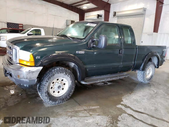 2001 Ford Super Duty F-250 XL with VIN 1FTNX21L91EC26077, listed as a Copart auction lot 71952324 with 221,340 mi miles and Salvage Title. Bid and sale history available at carsss.com. Image 1.