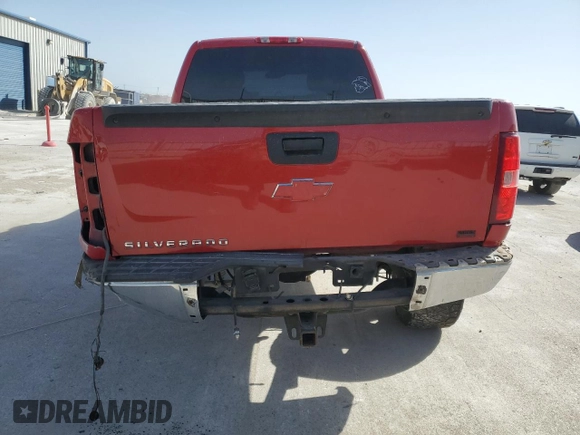 2007 Chevrolet Silverado 1500 LT w/1LT with VIN 2GCEC19C071643236, listed as a Copart auction lot 49526005 with 193,730 mi miles and Clean Title. Bid and sale history available at carsss.com. Image 6.