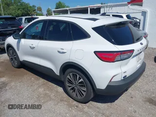 2021 Ford Escape SE with VIN 1FMCU0G62MUB33512, listed as a IAAI auction lot 41828402 with 110,205 mi miles and . Bid and sale history available at carsss.com. Image 3.