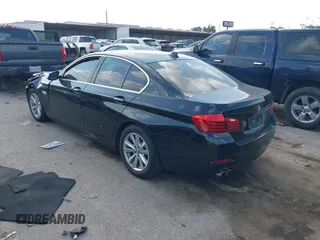 2016 BMW 5 Series 528i z VIN WBA5A5C52GG353507, wystawiony jako IAAI lot #42320879 z przebiegiem 126 893 mil mil oraz . Historia ofert i sprzedaży dostępna na DreamBid. Obrazek 3.