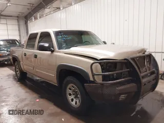 2006 Chevrolet Silverado 1500 LT1 with VIN 2GCEK13Z561329466, listed as a IAAI auction lot 41191062 with 208,661 mi miles. Bid and sale history available at carsss.com. Image 1.