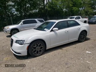2017 Chrysler 300 S z VIN 2C3CCAGG5HH538976, wystawiony jako Copart lot #62501845 z przebiegiem 77 304 mil mil oraz Szkoda całkowita • Salvage title. Historia ofert i sprzedaży dostępna na DreamBid. Obrazek 1.