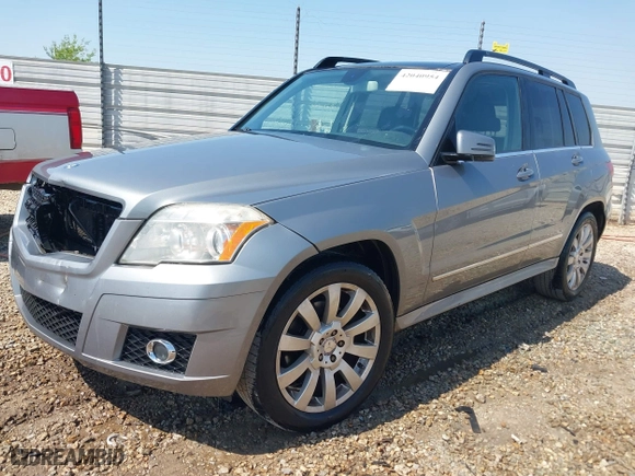 2012 Mercedes-Benz GLK-Class GLK 350 with VIN WDCGG8HB5CF769961, listed as a IAAI auction lot 42040954 with 148,771 mi miles. Bid and sale history available at carsss.com. Image 2.