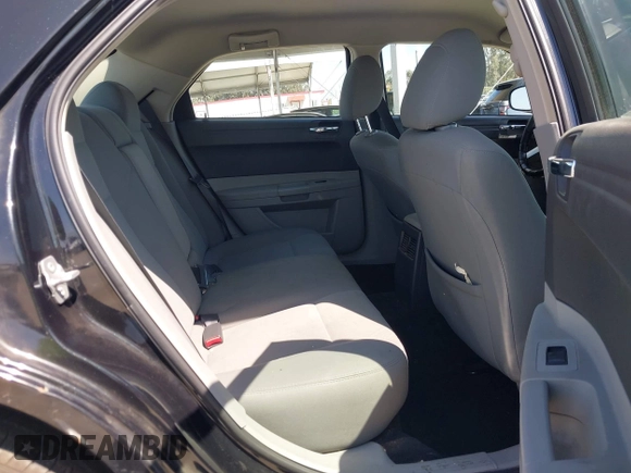 2007 Chrysler 300 with VIN 2C3KA43R97H889656, listed as a IAAI auction lot 41982493 with 81,607 mi miles. Bid and sale history available at carsss.com. Image 8.