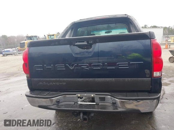 2004 Chevrolet Avalanche Z66 with VIN 3GNEC12T04G328800, listed as a IAAI auction lot 41465085 with 230,192 mi miles and . Bid and sale history available at DreamBid. Image 16.