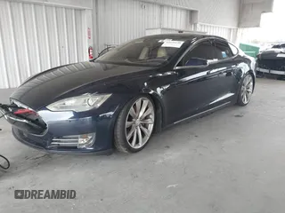 2014 Tesla Model S 60 с VIN 5YJSA1H11EFP60357, выставлен на аукционе IAAI как лот 42656130 с пробегом 133 344 миль миль и . История ставок и продаж доступна на DreamBid. Изображение 19.