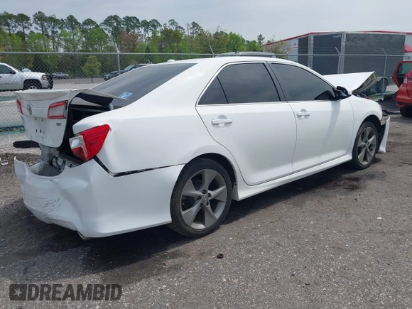 2012 Toyota Camry SE with VIN 4T1BK1FK6CU508242, listed as a IAAI auction lot 41870589 with 270,724 mi miles. Bid and sale history available at carsss.com. Image 4.