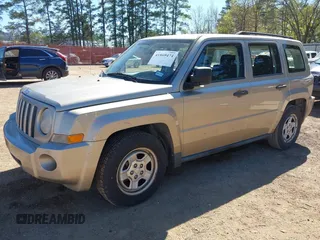 2009 Jeep Patriot Sport z VIN 1J4FT28A49D155628, wystawiony jako IAAI lot #41869474 z przebiegiem 103 082 mil mil oraz . Historia ofert i sprzedaży dostępna na DreamBid. Obrazek 2.