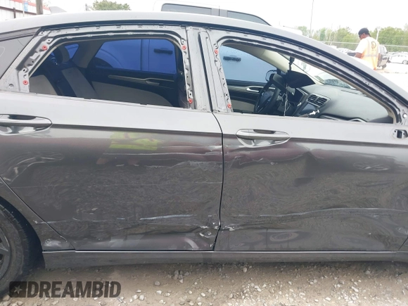 2019 Ford Fusion SE with VIN 3FA6P0HD1KR193748, listed as a IAAI auction lot 41889847 with 106,223 mi miles. Bid and sale history available at carsss.com. Image 14.