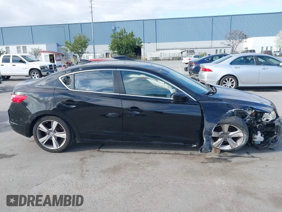 2013 Acura ILX Tech Pkg with VIN 19VDE1F7XDE007797, listed as a IAAI auction lot 41904415 with 240,310 mi miles. Bid and sale history available at carsss.com. Image 13.