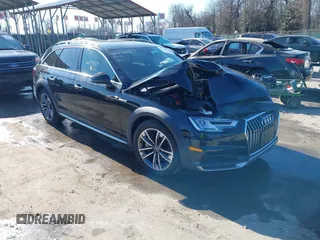 2019 Audi A4 allroad Premium Plus with VIN WA18NAF42KA009729, listed as a IAAI auction lot 41698959 with 60,893 mi miles. Bid and sale history available at carsss.com. Image 1.