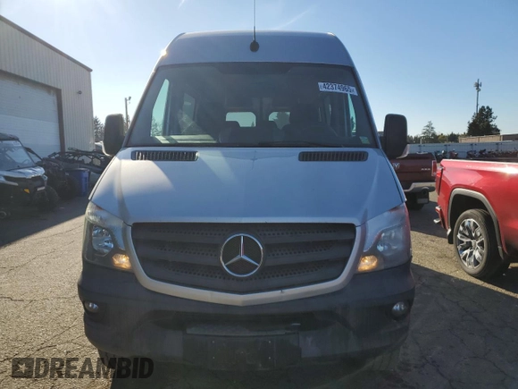 2018 Mercedes-Benz Sprinter with VIN WD4FE7CD5JP631179, listed as a Copart auction lot 42374965 with 49,000 mi miles and Salvage Title. Bid and sale history available at DreamBid. Image 5.