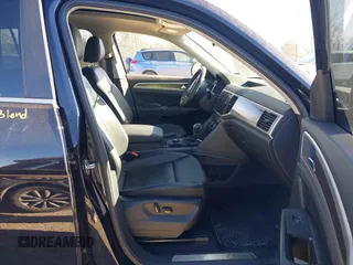 2019 Volkswagen Atlas SEL R-Line z VIN 1V2RR2CA6KC509913, wystawiony jako IAAI lot #41410198 z przebiegiem 97 681 mil mil oraz . Historia ofert i sprzedaży dostępna na DreamBid. Obrazek 5.