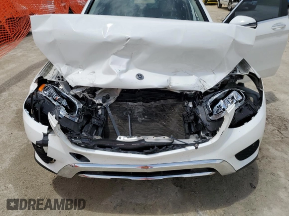 2018 Mercedes-Benz GLC 300 z VIN WDC0G4JB6JV048068, wystawiony jako Copart lot #59135975 z przebiegiem 108 886 mil mil oraz Szkoda całkowita • Salvage title. Historia ofert i sprzedaży dostępna na DreamBid. Obrazek 12.