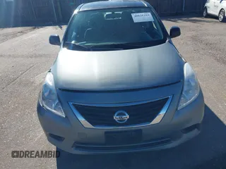 2012 Nissan Versa SV с VIN 3N1CN7AP0CL933099, выставлен на аукционе IAAI как лот 40835293 с пробегом 95 876 миль миль и . История ставок и продаж доступна на DreamBid. Изображение 6.