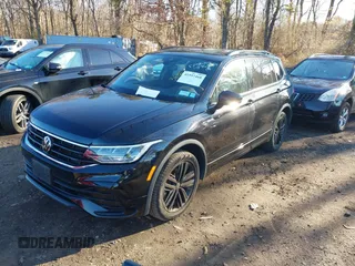2022 Volkswagen Tiguan SE R-Line Black with VIN 3VV8B7AX2NM029751, listed as a IAAI auction lot 41597468 with 29,674 mi miles and . Bid and sale history available at DreamBid. Image 17.