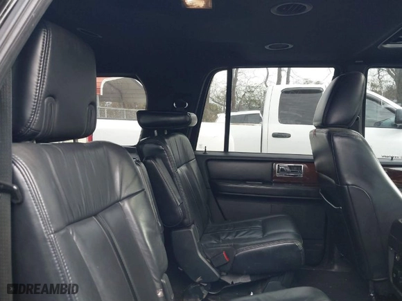 2016 Lincoln Navigator L Select with VIN 5LMJJ3JT3GEL08250, listed as a IAAI auction lot 41458595 with 290,005 mi miles. Bid and sale history available at carsss.com. Image 8.