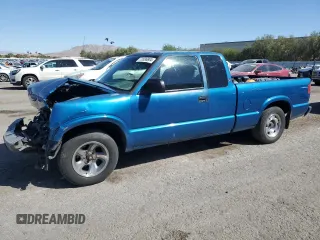 2001 GMC Sonoma SLS w/1SF Pkg with VIN 1GTCS195618128435, listed as a Copart auction lot 72036804 with 181,151 mi miles and Salvage Title. Bid and sale history available at carsss.com. Image 1.