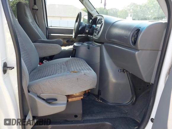 2003 Ford Econoline Passenger XL with VIN 1FBSS31L63HB13569, listed as a IAAI auction lot 42583370 with 285,221 mi miles and . Bid and sale history available at DreamBid. Image 5.