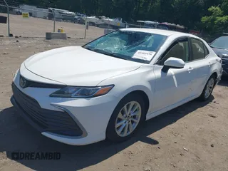 2023 Toyota Camry LE z VIN 4T1C11AK0PU145781, wystawiony jako IAAI lot #42404456 z przebiegiem 53 657 mil mil oraz . Historia ofert i sprzedaży dostępna na DreamBid. Obrazek 18.
