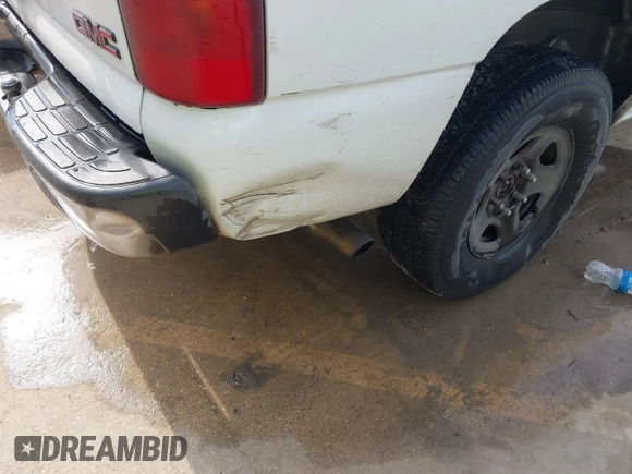 2002 GMC Yukon SLT z VIN 1GKEC13V02R300098, wystawiony jako IAAI lot #41583951 z przebiegiem 247 780 mil mil oraz . Historia ofert i sprzedaży dostępna na DreamBid. Obrazek 6.