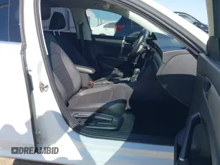 2021 Volkswagen Passat SE with VIN 1VWSA7A30MC000802, listed as a IAAI auction lot 42007087 with 190,171 mi miles and . Bid and sale history available at DreamBid. Image 5.