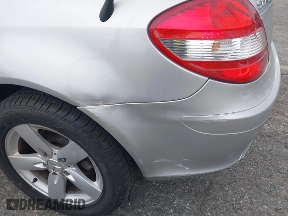 2006 Mercedes-Benz SLK 280 z VIN WDBWK54F26F130107, wystawiony jako IAAI lot #42067876 z przebiegiem 167 518 mil mil oraz . Historia ofert i sprzedaży dostępna na DreamBid. Obrazek 12.