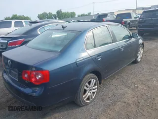2007 Volkswagen Jetta 2.5 with VIN 3VWSG71KX7M160680, listed as a IAAI auction lot 42505306 with 151,382 mi miles and . Bid and sale history available at DreamBid. Image 4.