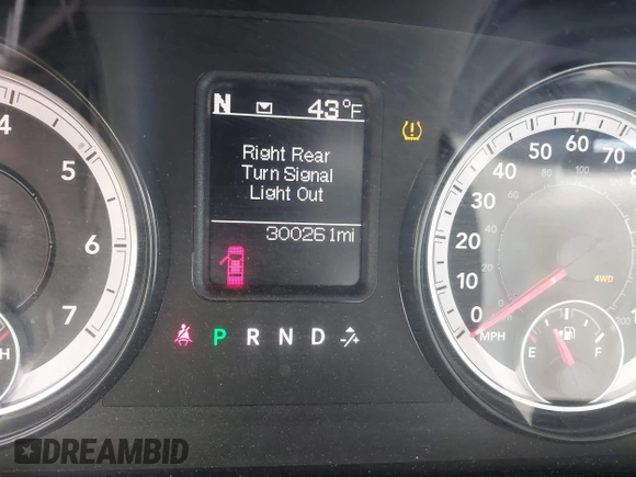 2015 Ram 1500 Express z VIN 1C6RR7KT5FS588494, wystawiony jako IAAI lot #41321894 z przebiegiem 300 261 mil mil oraz . Historia ofert i sprzedaży dostępna na DreamBid. Obrazek 16.
