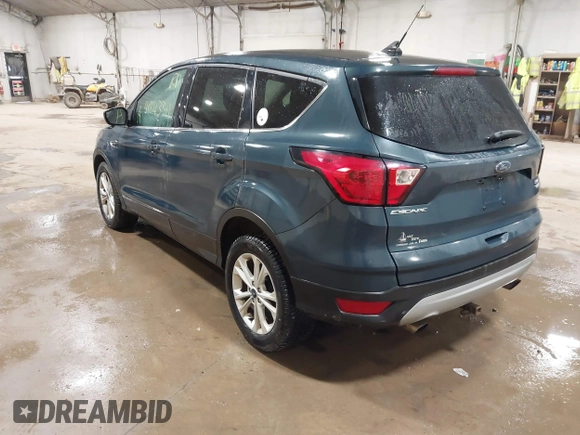2019 Ford Escape SE z VIN 1FMCU9GD2KUA31904, wystawiony jako IAAI lot #41843341 z przebiegiem 125 605 mil mil oraz . Historia ofert i sprzedaży dostępna na DreamBid. Obrazek 3.