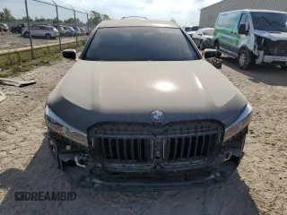2022 BMW 7 Series 740i xDrive with VIN WBA7T4C07NCH70453, listed as a Copart auction lot 71671304 with 44,673 mi miles and Clean title. Bid and sale history available at DreamBid. Image 5.