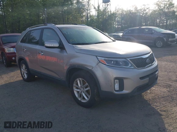 2014 Kia Sorento LX with VIN 5XYKTDA67EG489525, listed as a IAAI auction lot 42121940 with 180,281 mi miles. Bid and sale history available at carsss.com. Image 1.