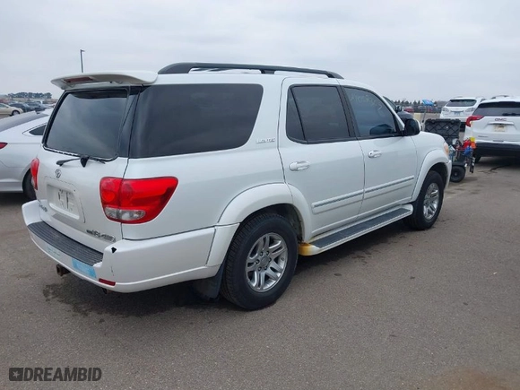 2006 Toyota Sequoia Limited with VIN 5TDBT48A16S258005, listed as a IAAI auction lot 42009303 with 219,977 mi miles. Bid and sale history available at carsss.com. Image 4.
