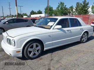 2004 Bentley Arnage с VIN SCBLF34F04CX09871, выставлен на аукционе IAAI как лот 42515104 с пробегом 44 295 миль миль и . История ставок и продаж доступна на DreamBid. Изображение 2.