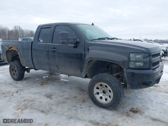2009 Chevrolet Silverado 1500 LT with VIN 2GCEK29J991112885, listed as a IAAI auction lot 41632179 with 180,557 mi miles. Bid and sale history available at carsss.com. Image 1.